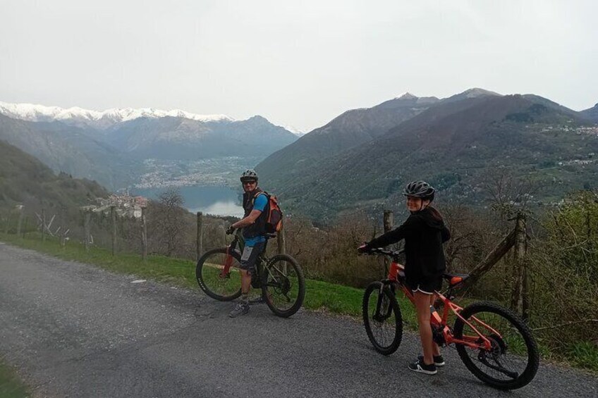 4-hour E-bike Tour of the Piccolo Mondo Antico in Lake Como