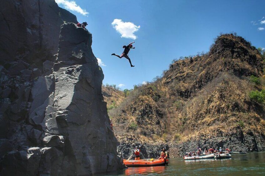 Victoria Falls: Zambezi River 2.5 Day Rafting Adventure