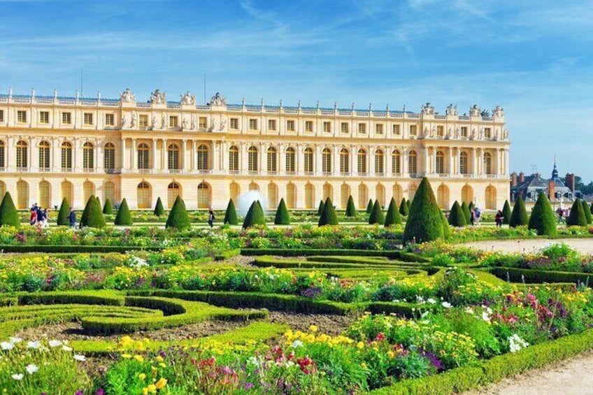 Paris to Palace of Versailles Fast Track Tour with Transport