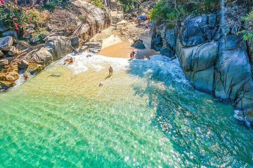 Colomitos and snorkeling beach view