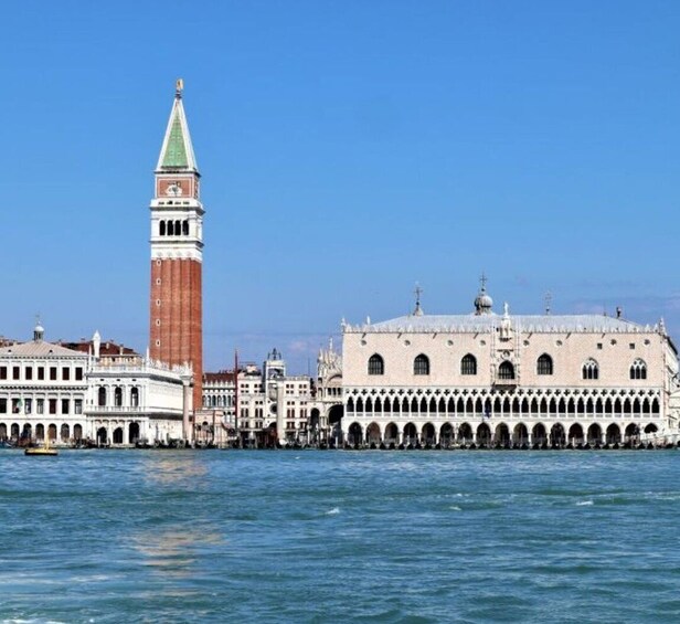 From Venice: Murano and Burano Boat Tour with Stops