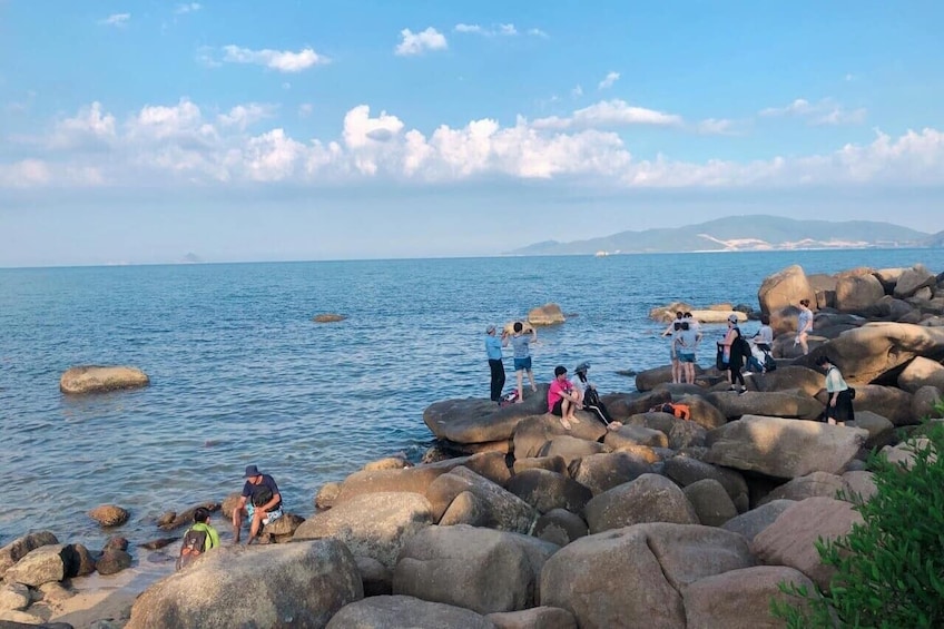 Nha Trang Top Cultural Sights: Oceanographic, Pagodas & Markets Tour