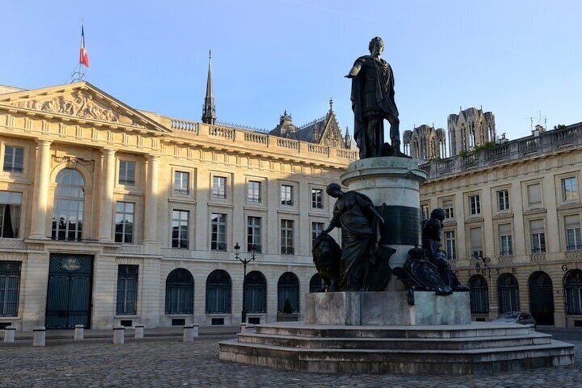 Discovery walk of Reims and Champagne tasting