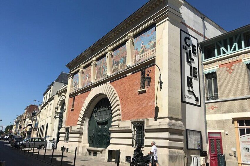 Discovery walk of Reims and Champagne tasting