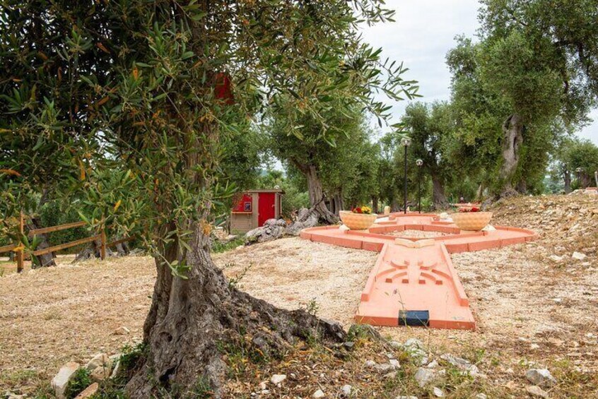 Tastings of typical products with a game of Adventure Golf