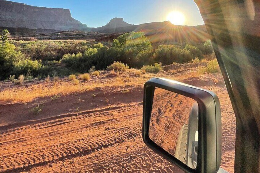 Tip Toe Private 4WD Guided Jeep Experience in Moab