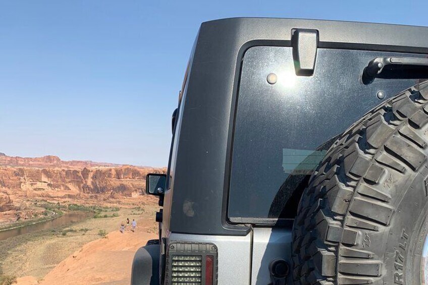 Tip Toe Private 4WD Guided Jeep Experience in Moab