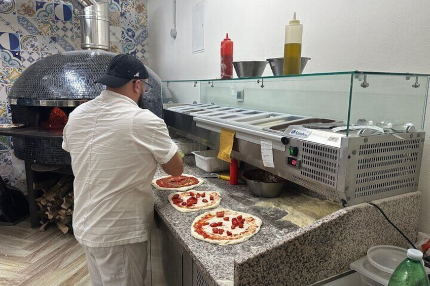 Pizza-Making Class with Local Top-Rated Chef with Drink in Naples