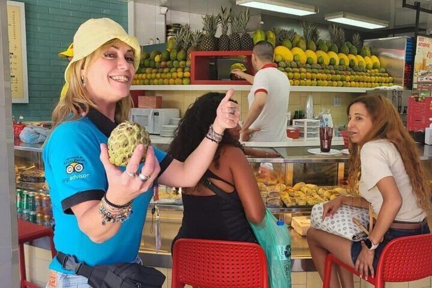 Experimente as frutas típicas do país