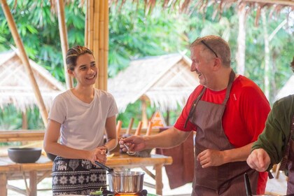 Visita al parco naturale etico degli elefanti di Khaolak con pranzo