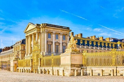 From Paris: Versailles Skip the Line Tickets & Gardens Access