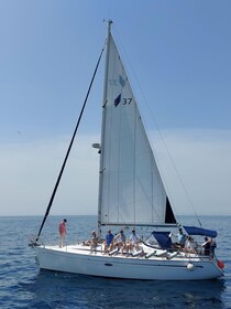 Barcelona: Sail with your private yacht