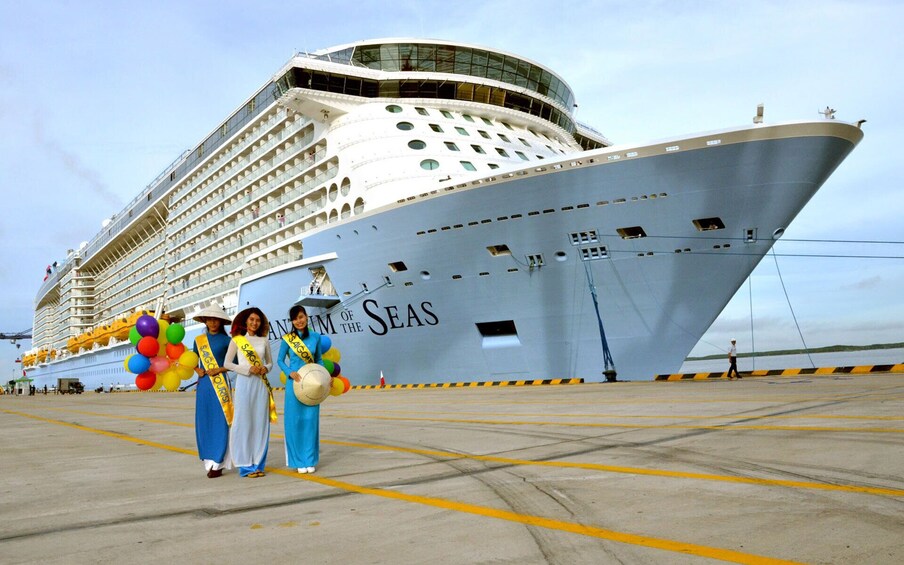 Shore Excursion Vung Tau Full-Day Sightseeing Buddha Whale Temples Tour