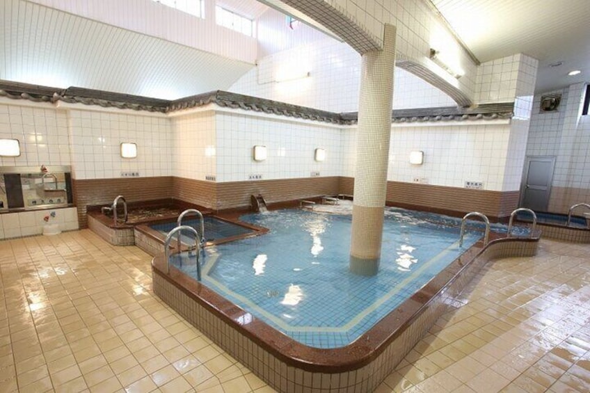 Experience Japan's hot spring culture and traditional manners