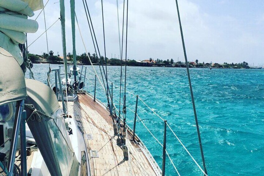 Conch Sunset Private Sail Experience in Aruba with Tapas Included