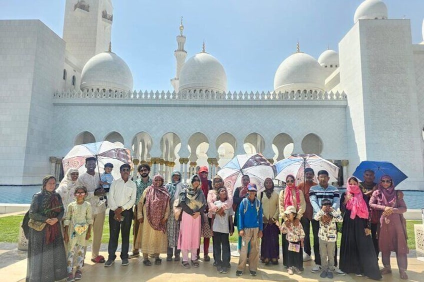 Full Day Abu Dhabi City Tour Sheikh Zayed Grand Mosque from Dubai