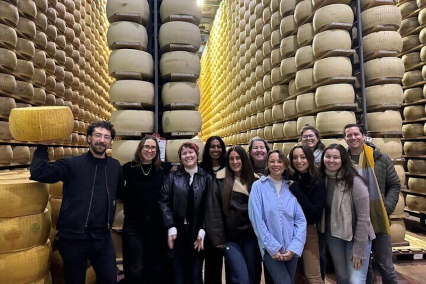 Parmigiano Wine and Balsamic Vinegar Experience from Bologna