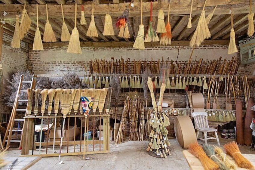 Make Your Own Keyboard Brush Workshop in France