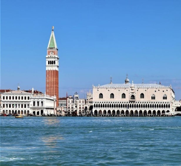 From Punta Sabbioni traghetto to Venice and Return