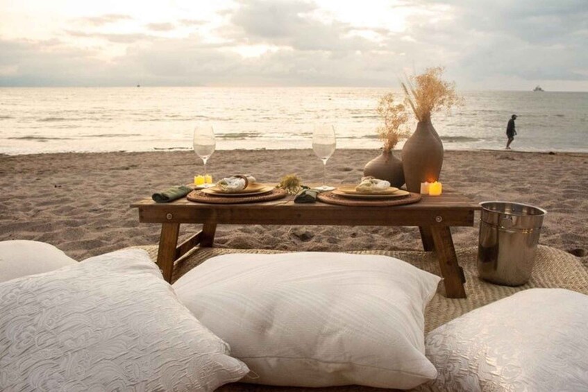 Puerto Vallarta: Romantic Beach Picnic or Dinner Experience