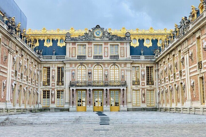 Versailles Palace and Marie Antoinette's Estate Private Tour