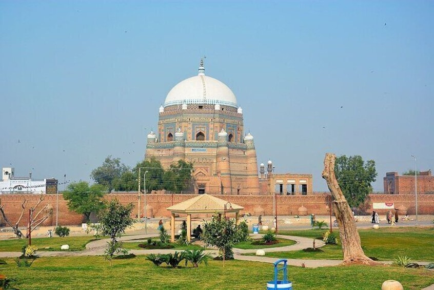 Derawar Fort, Cholistan Desert, Uch, Multan & Harrapa 6 Days FB 