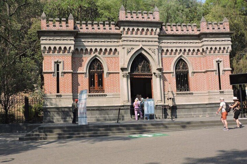 Bike tour in the Chapultepec Forest and Roma Condesa 