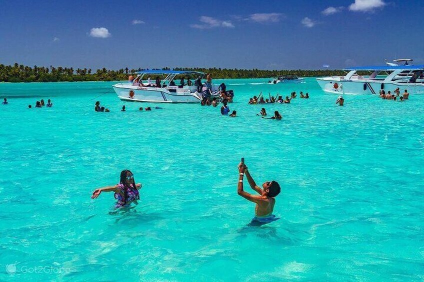 Full-day tour to Saona Island