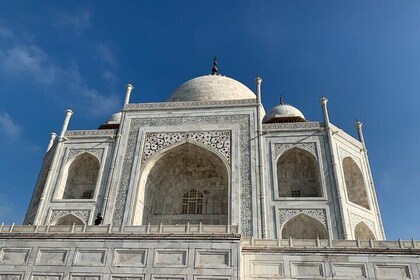 Private Overnight Tour of Tajmahal and Agra with Commercial Return Flights
