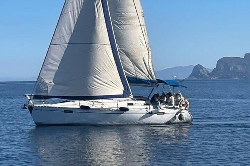 Boat excursion from Palermo with aperitif and wine