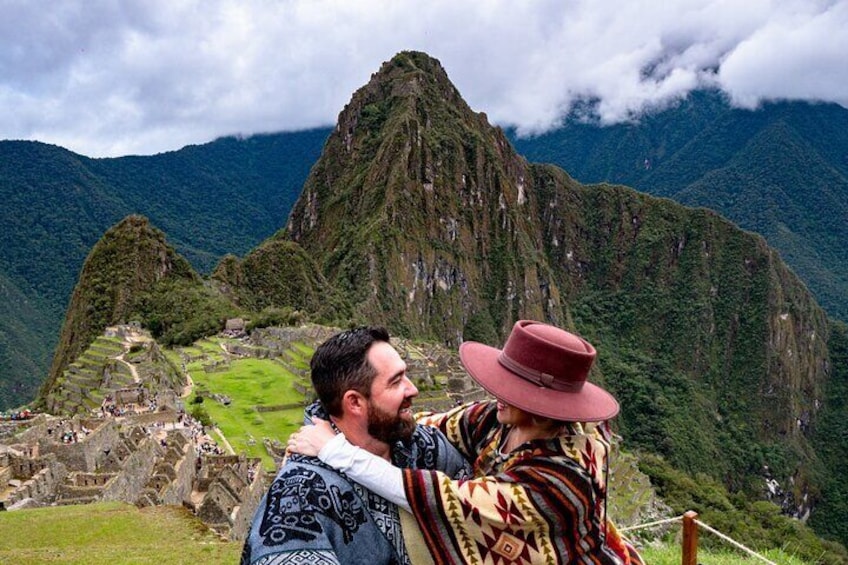 2-Day Tour to the Sacred Valley and Machu Picchu from Cusco