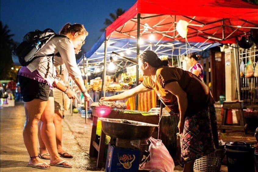 Vientiane Cuisine & Culture: The Hungry Tuk Tuk - All-Inclusive 