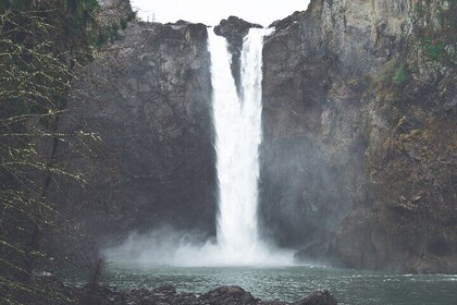 Visit Snoqualmie Falls and Hike to Twin Falls