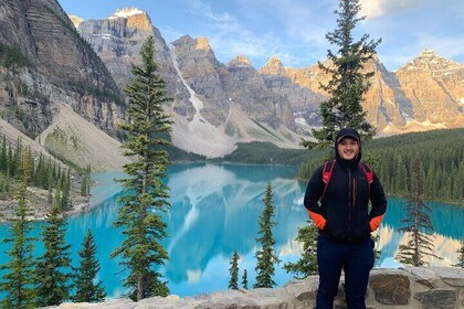 Moraine Lake Louise and Icefields Parkway Private Luxury Day Tour