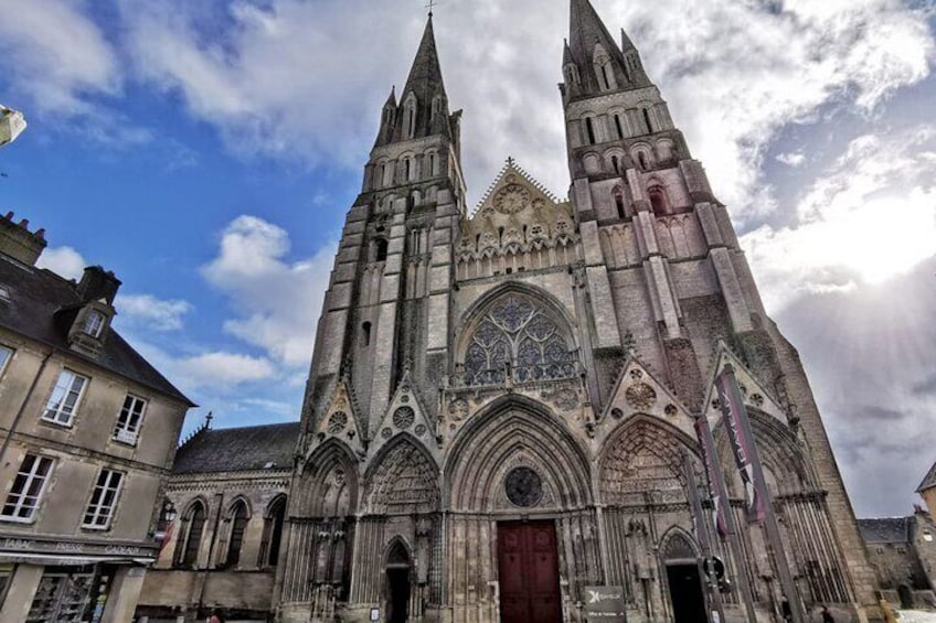 Private Tour of Bayeux and Caen from Le Havre or Honfleur