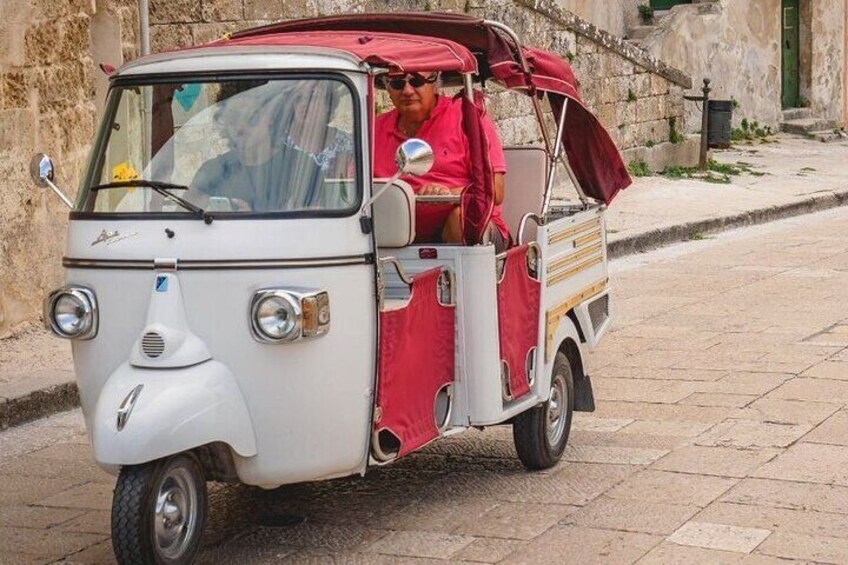 Ape Calessino Tour through Tuscan Landscapes