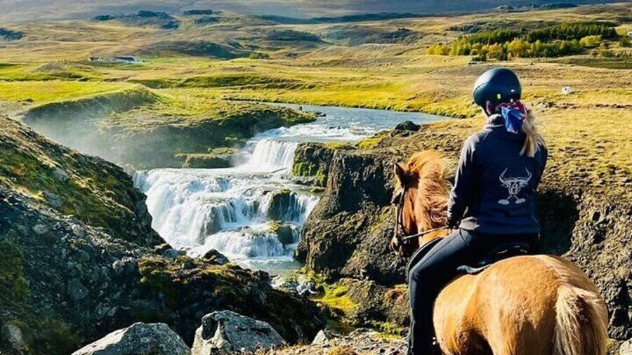 Short Riding Tour with Eye-Catching Photos at Waterfall