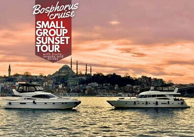 Istanbul: Luxusyacht-Kreuzfahrt im Sonnenuntergang mit Snacks für kleine Gr...