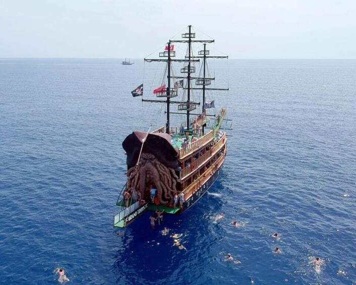 Picture 1 for Activity Alanya: Pirate Trip with Lunch and Unlimited Drinks