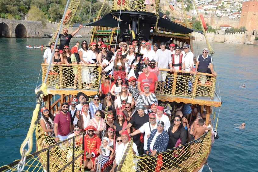 Picture 17 for Activity Alanya: Pirate Trip with Lunch and Unlimited Drinks