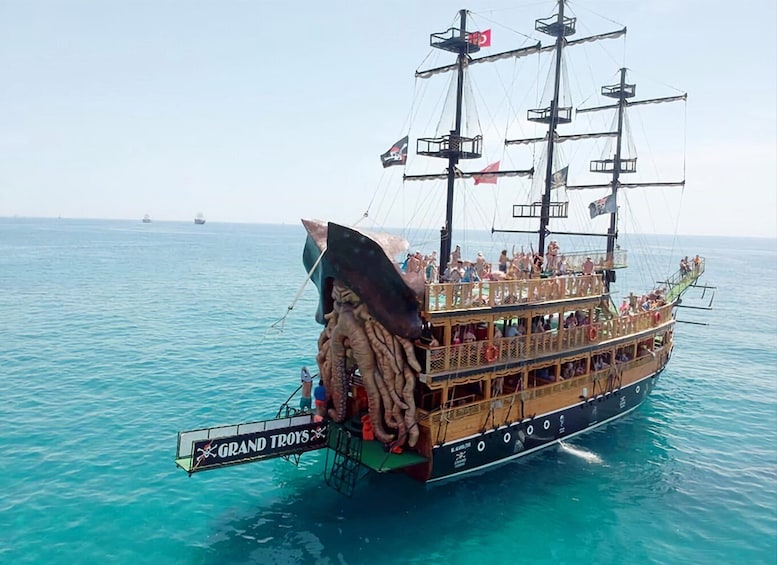 Picture 6 for Activity Alanya: Pirate Trip with Lunch and Unlimited Drinks