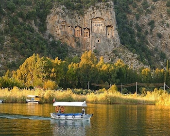 Von Fethiye aus: Dalyan Tagesausflug mit Schlammbad und Schildkrötenstrand