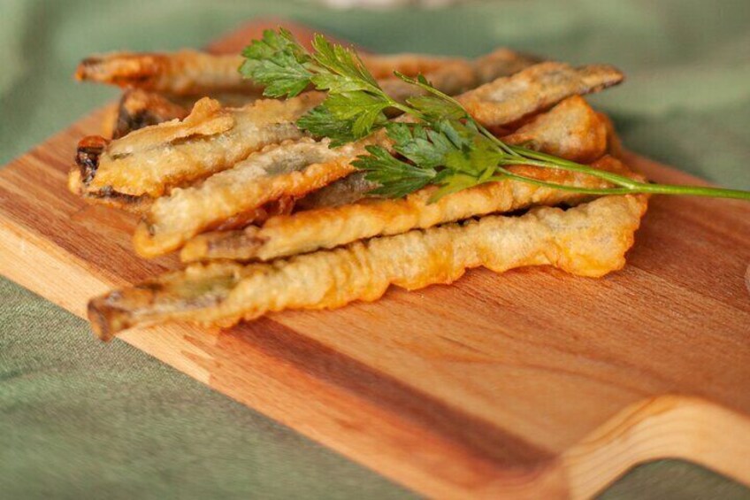 Peixinhos da horta served