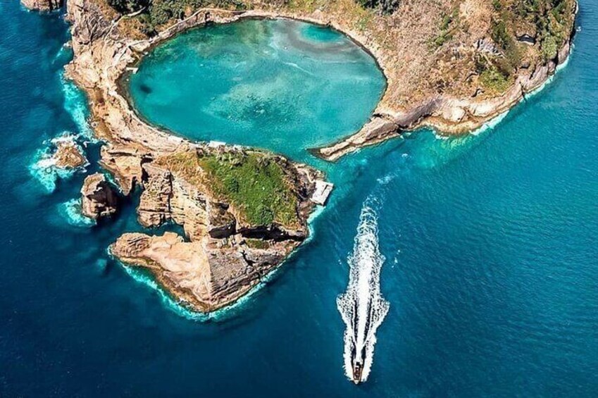 Vila Franca do Campo Around The Islet Guided Boat Tour