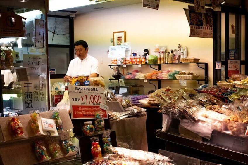 Nishiki Market Private Tour with a Culinary Guide