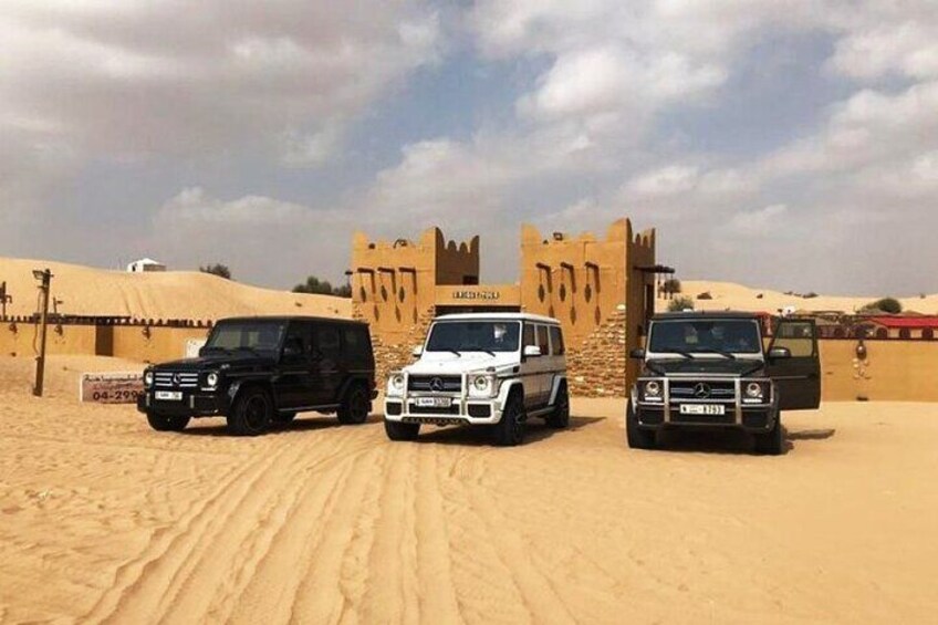 G Wagon in Desert