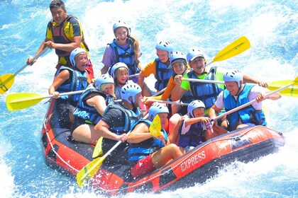 Alanya: Ganztägiges Wildwasser-Rafting mit Mittagessen und Transport