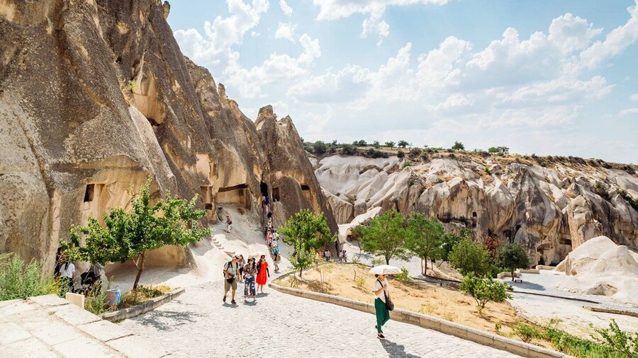 Cappadocia: Small Group Guided Full-Day Red Tour with Lunch