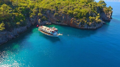 Marmaris : Excursion en bateau avec boissons illimitées et déjeuner barbecu...