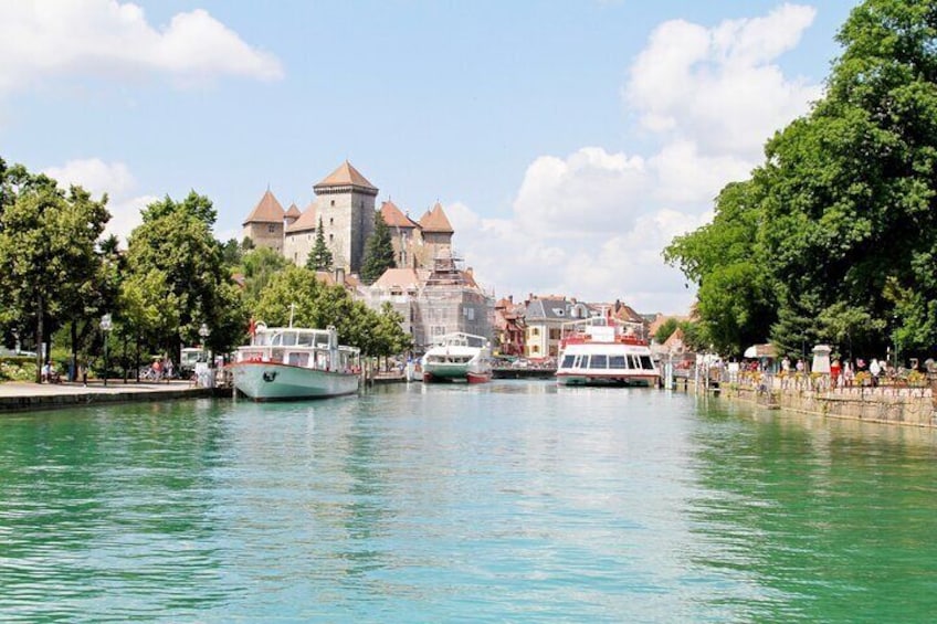 Full-Day Private Tour from Geneva to Annecy